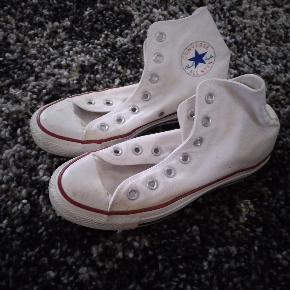 Women's Converse size 7